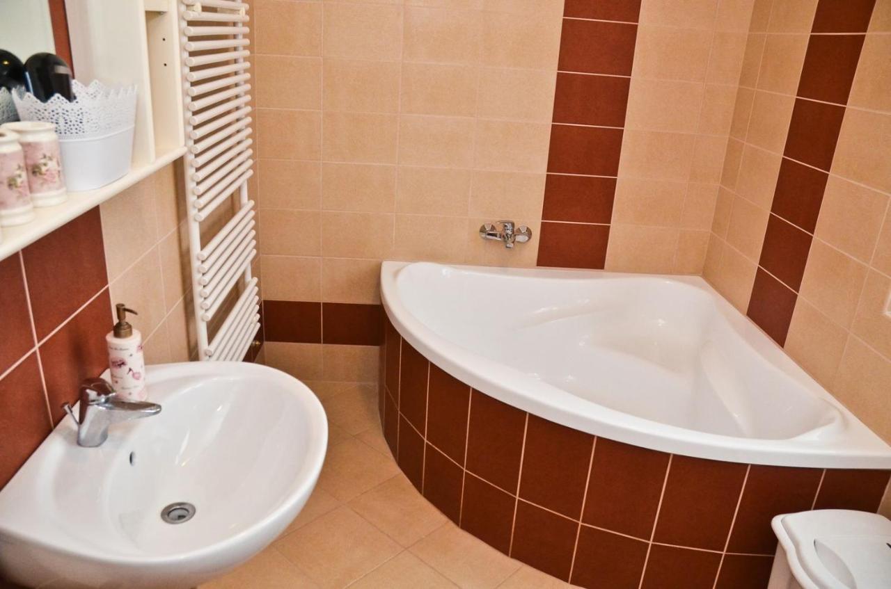 Romantic Apartman Hajdúszoboszló Dış mekan fotoğraf